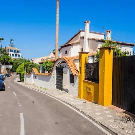 Villa Cubo's Front *